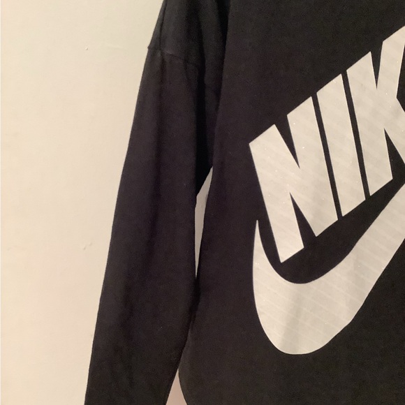 Nike long sleeves girls black & white with Nike decal size 6 - Picture 4 of 6